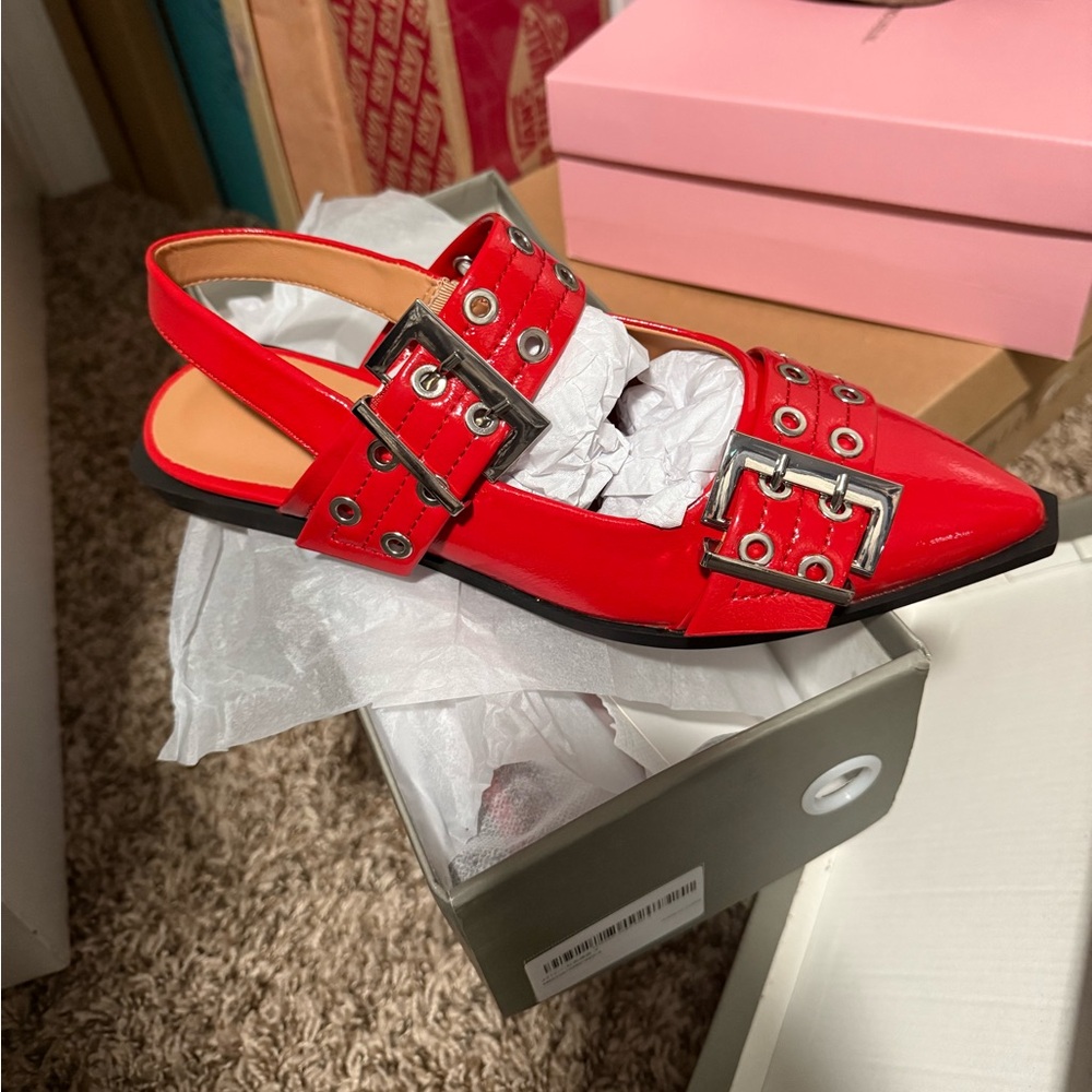 Stylish Red Buckle Slingback Shoes